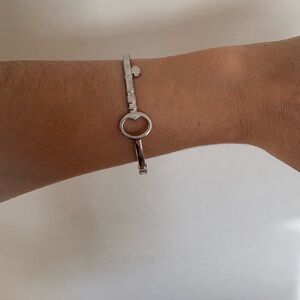 Elegant Silver Key Bracelet Fossil